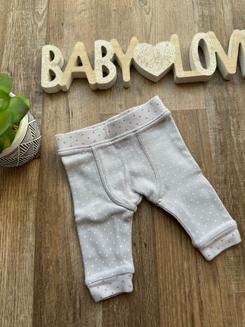 - Pantalon   - 3 mois  - Très bon état