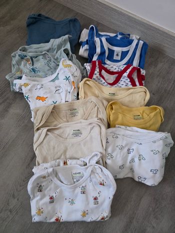 Lot bodies 36 mois 