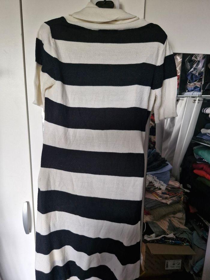 Jolie robe midi a col roulé drapé et manches courtes - photo numéro 7