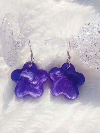 Boucles d'oreilles fleurs mauves 