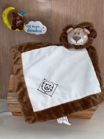 ACT03 Doudou lion 🦁 action