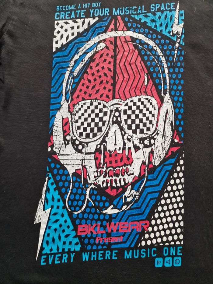 Très beau tee-shirt 14 ans - photo numéro 2