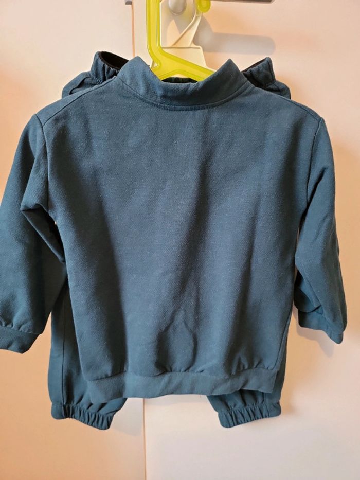 Jogging fille 3-4 ans très bon état - photo numéro 3