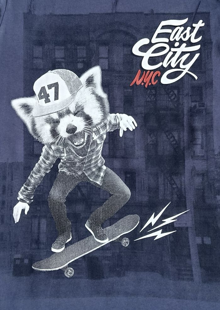 Très beau tee-shirt à manches longues de couleur bleu foncé. Taille 12 ans - photo numéro 4