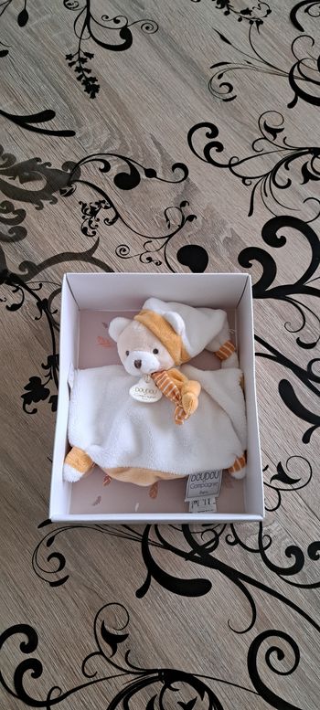 Coffret doudou ourson neuf