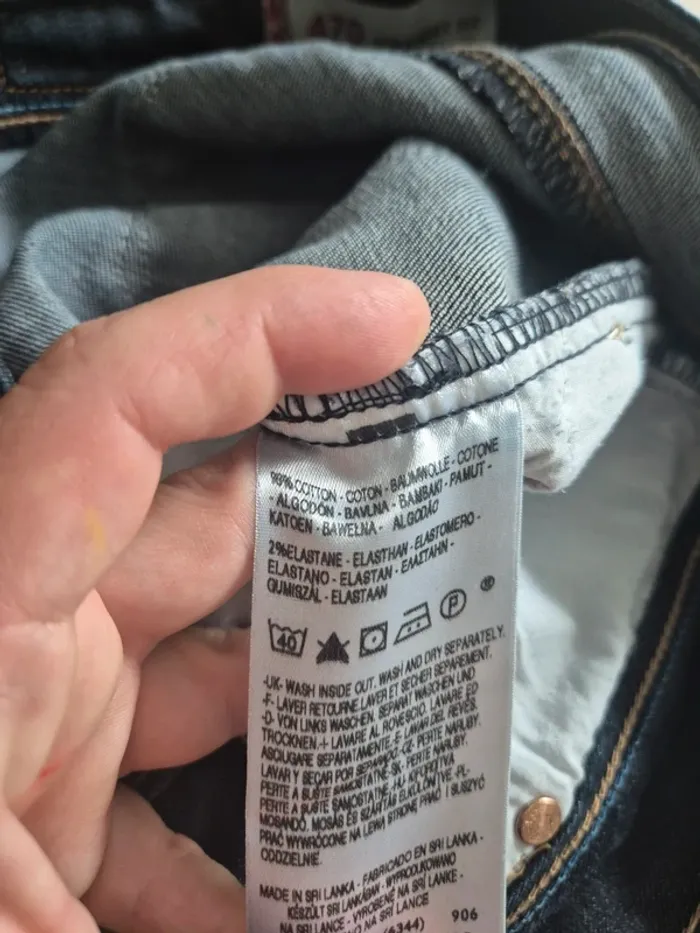 Levi's jeans 470 taille 36 longueur 32 excellente état - photo numéro 3