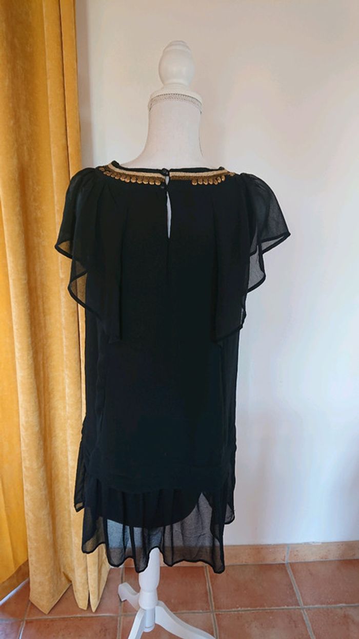 Robe noire à voiles et dorures taille 38 - photo numéro 4