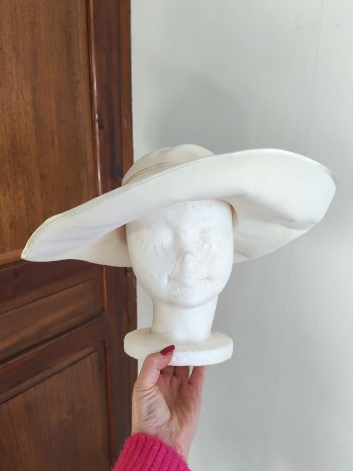 Chapeau de cérémonie couleur écru avec nœud accessoire vintage - photo numéro 2