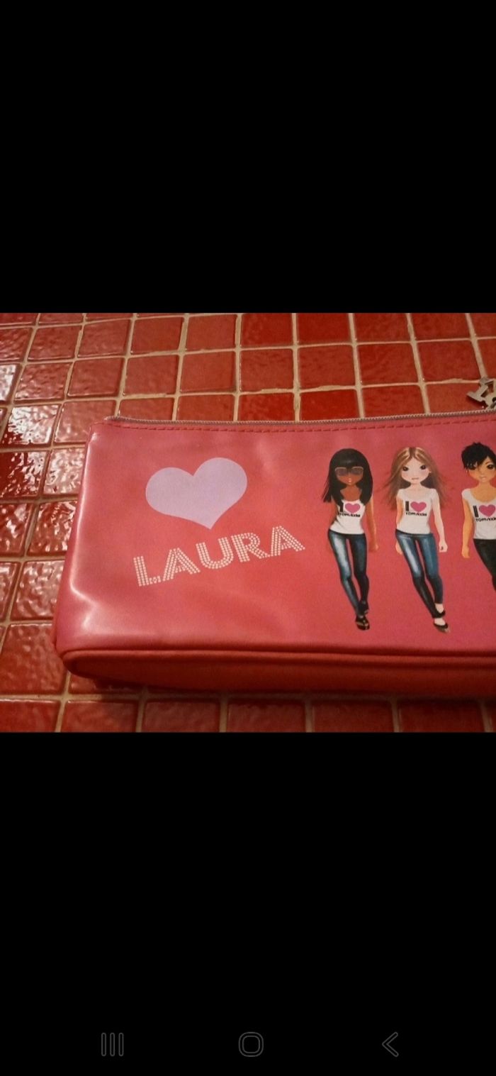 Trousse rose écriture Laura TOP MODEL