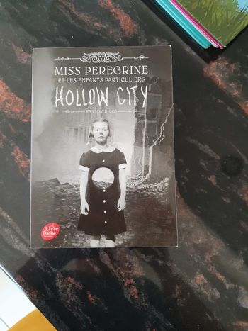 Hollow city