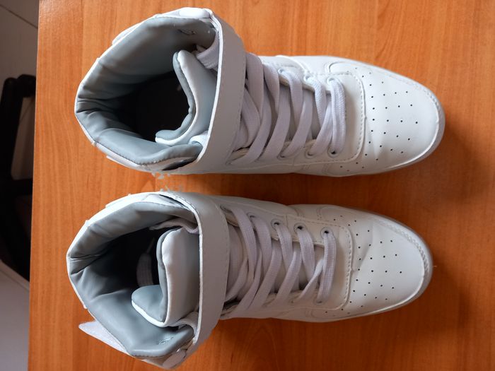 BASKETS A LED - photo numéro 8