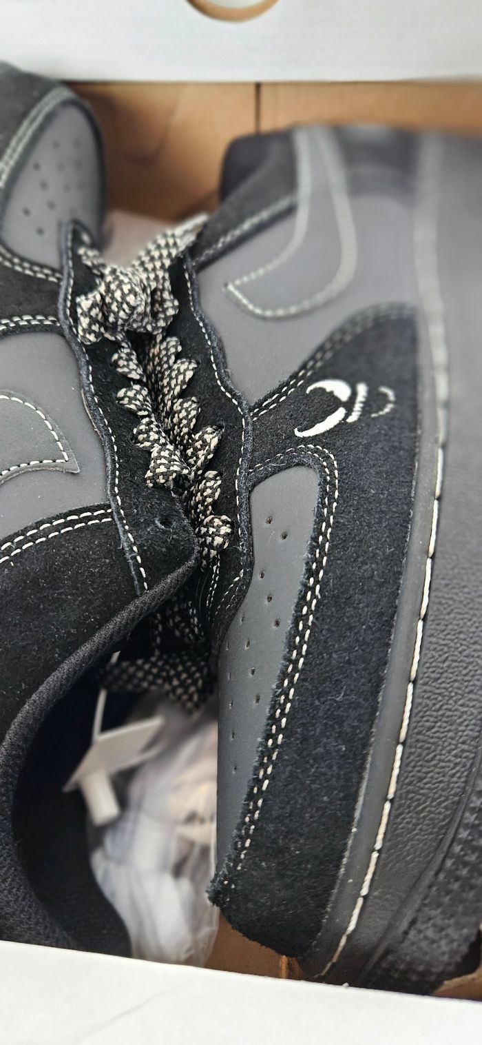 Basket Venom Nike neuf dans boite - photo numéro 3