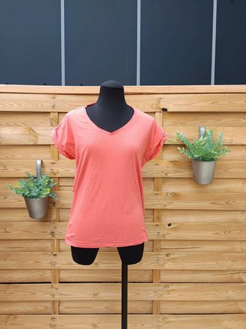T-shirt col V taille M