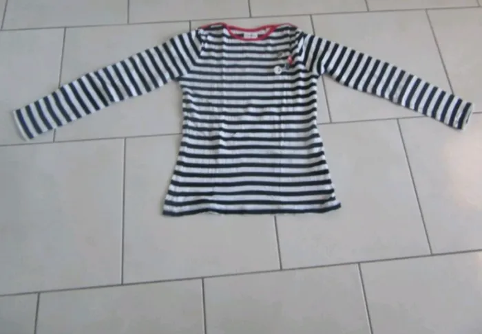 Tee-shirt"okaîdi"taille 12 ans