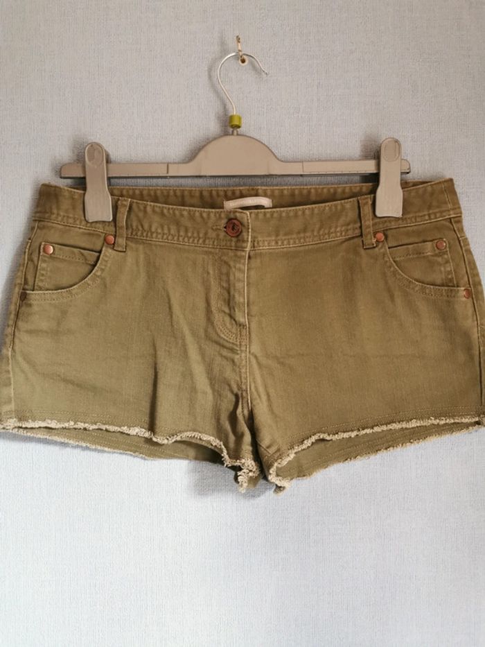 Short kaki - photo numéro 2