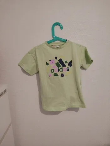 Ensemble Adidas très bon état taille 3 4 ans
