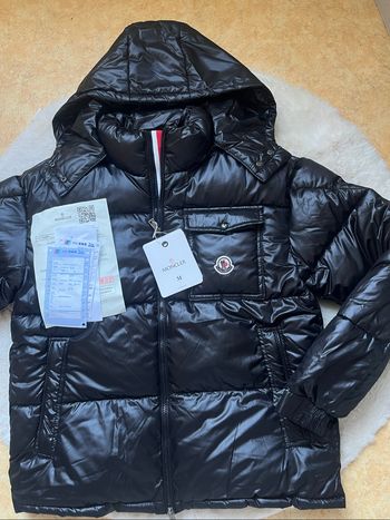 Doudoune Moncler noire avec capuche