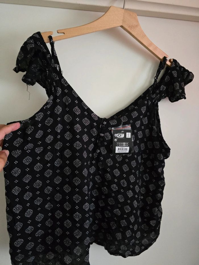 Haut à bretelles taille 42 avec étiquette - photo numéro 2