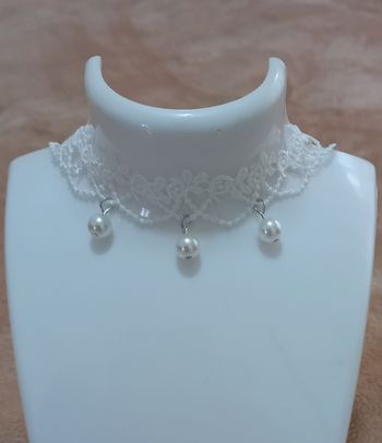 Collier ras de cou dentelle blanche