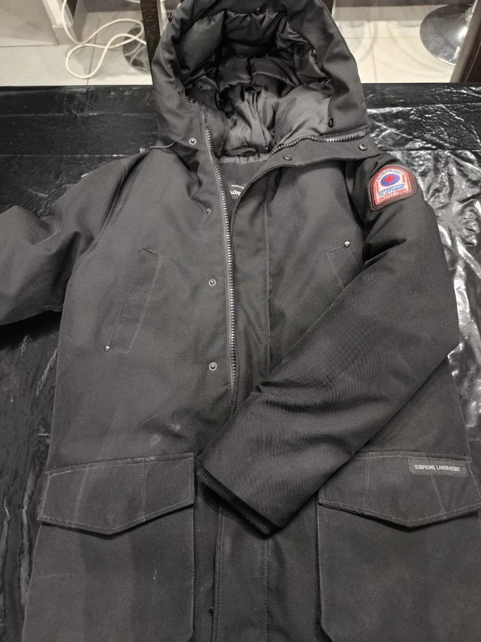 Manteau subprime Bonjour je vend des meubles de maison contactez moi si intéressé(e)  
Canapé- 450 euro 
Table et chaises extérieurs- 35 euro 
4 chaises en osier- 10 euro la pièce 
Dressing- 25 euro 
Barbecue- 150 euro 
Bureau avec etagere et 2 chaises- 3 - photo numéro 4