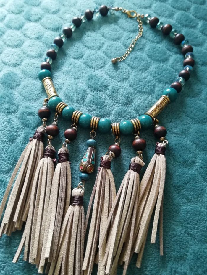 Collier fait main neuf
