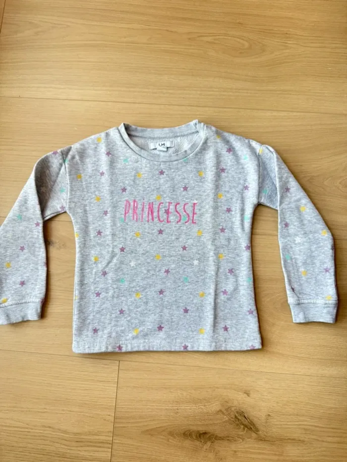 Sweat à étoiles