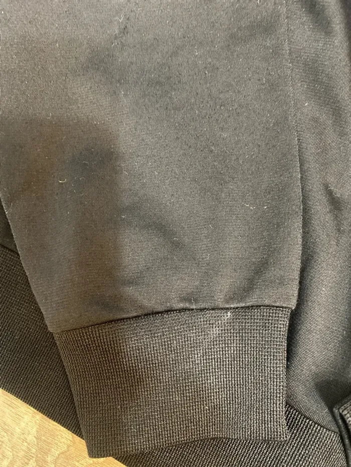 Lot comprenant 3 vestes dont 1 polaire et 1 sweat 6 ans - n1n - photo numéro 10