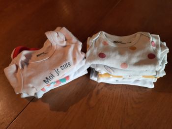 Lot 9 bodies fille manches longues 1 mois