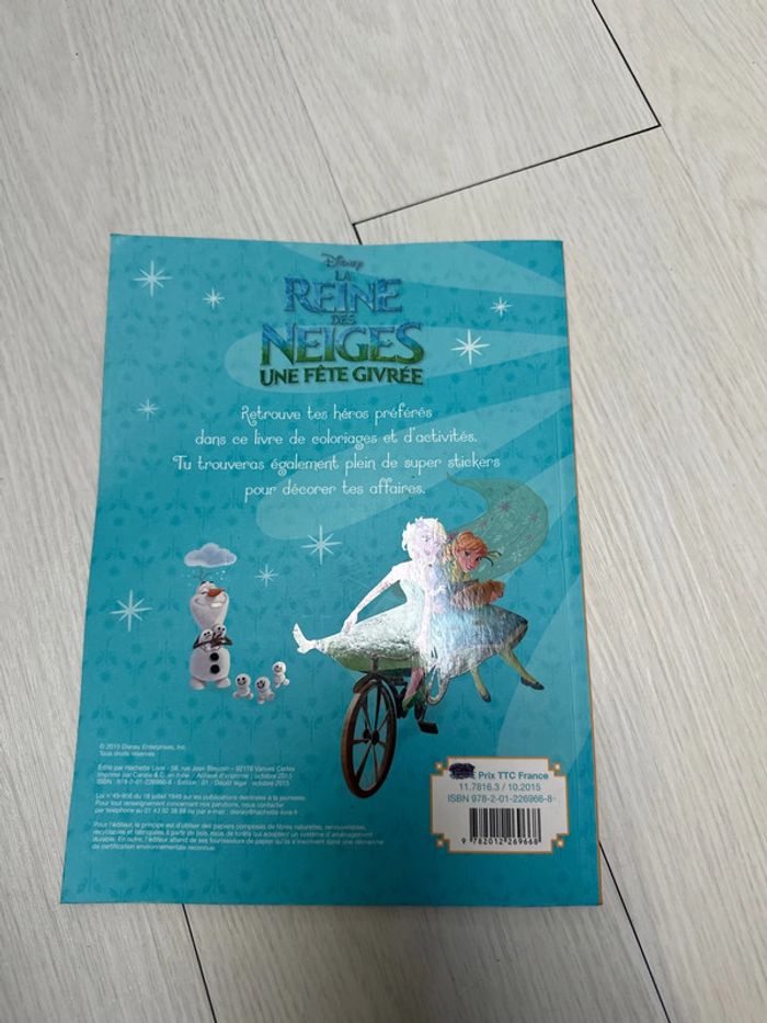 Livre de coloriage à jeux et stickers la reine des neiges neuf - photo numéro 2