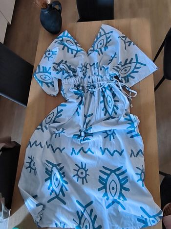 Magnifique robe longue blanche et bleu