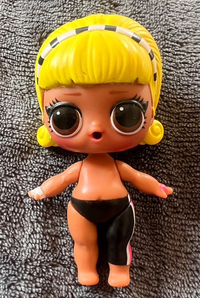 Petite poupée Lol surprise et accessoires comme sur la photos ( 3 ) - photo numéro 3