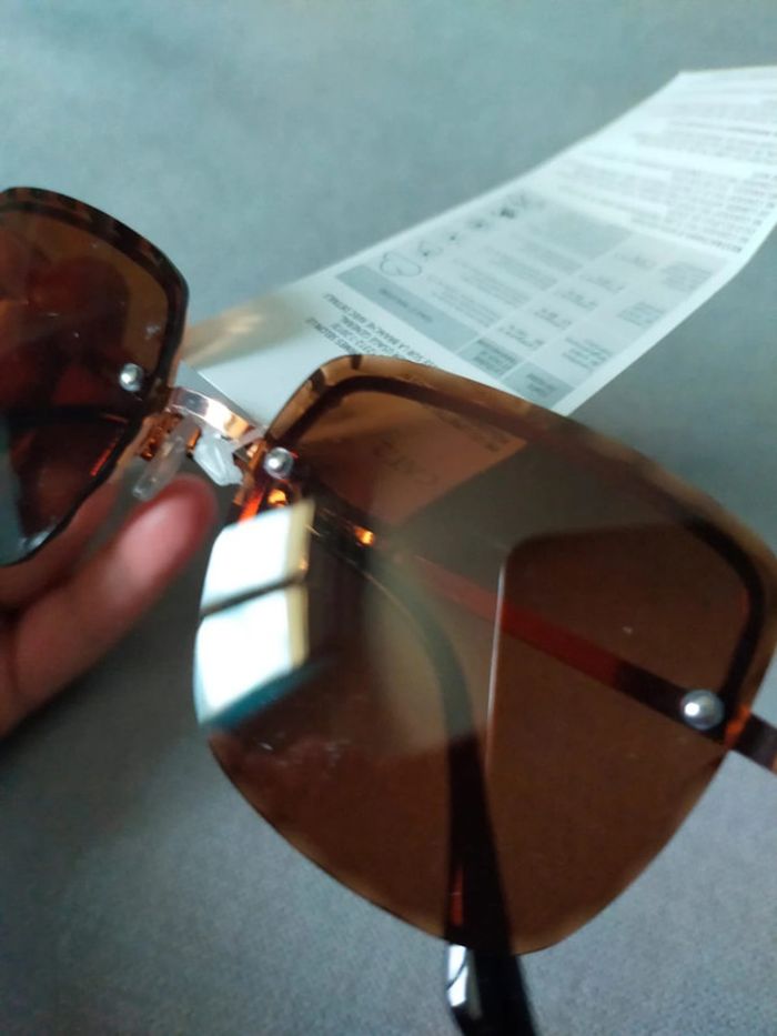 Lunettes de soleil carrées marron – Neuf avec étiquette - photo numéro 7