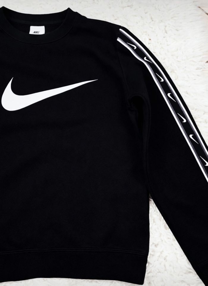 Sweat noir et blanc Garçon taille 9/10 ans marque Nike 🎸 - photo numéro 5