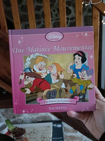 Livre une matinée mouvementée blanche neige