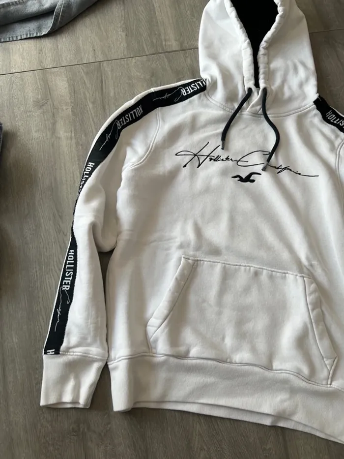 Pull hollister taille S - photo numéro 2