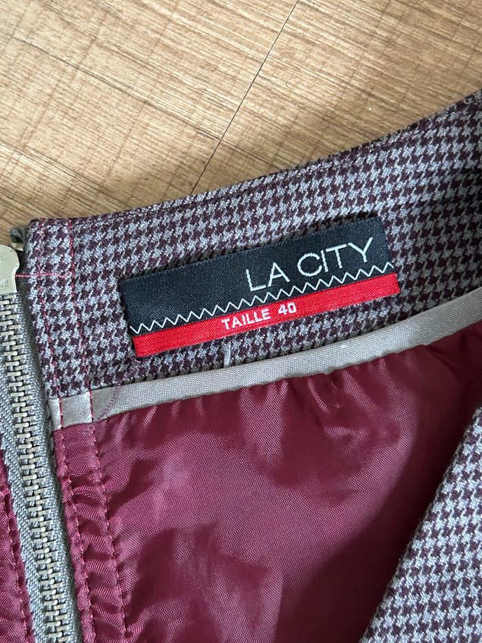 Robe pied de poule à manches courtes La City taille 40 TBE - photo numéro 10