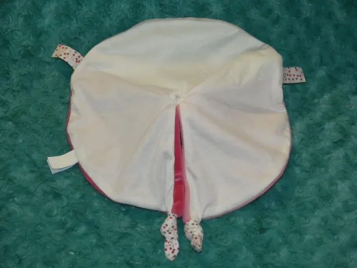 Doudou lapin plat rond rose fleur Gipsy 🐰tbe - photo numéro 2