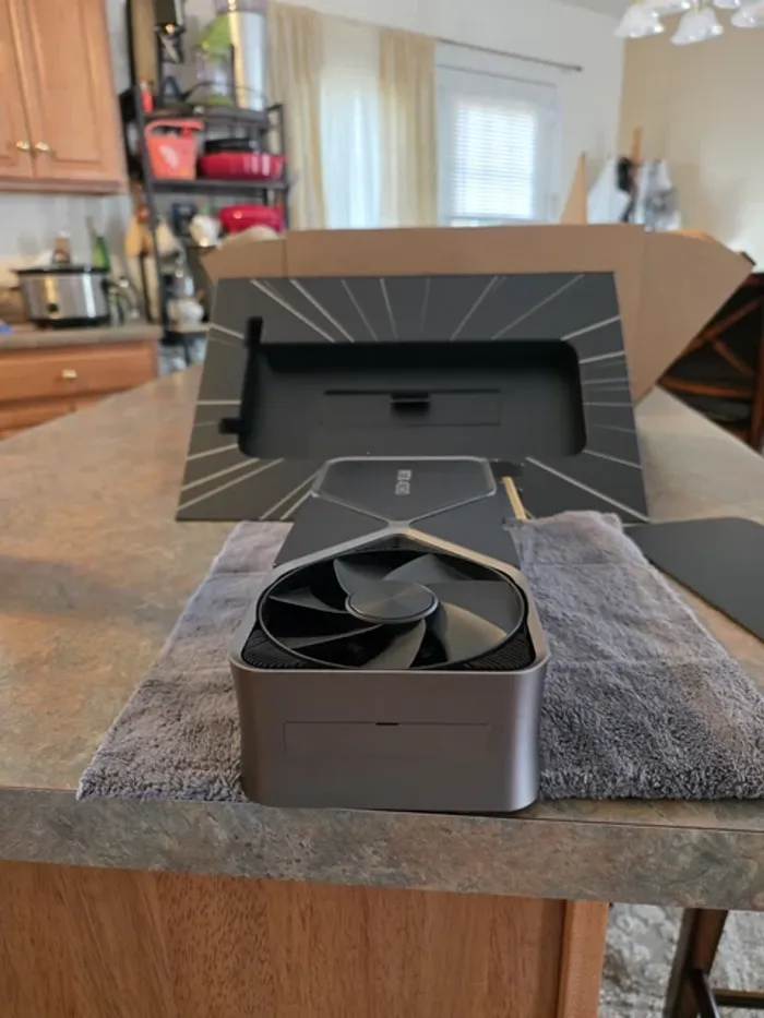 Carte graphique NVIDIA GeForce RTX 4090 Founders Edition 24 Go GDDR6X - photo numéro 5