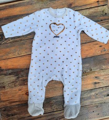 Superbe grenouillère sucre d'orge, blanche à coeurs dorés 🤎, 9 mois