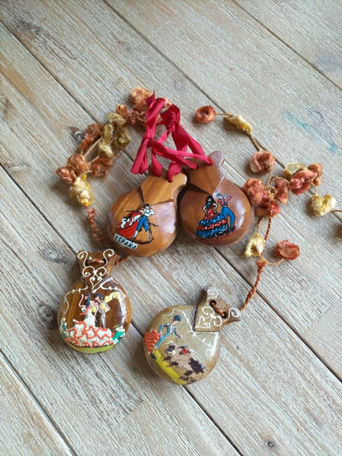 2 paires de castagnettes