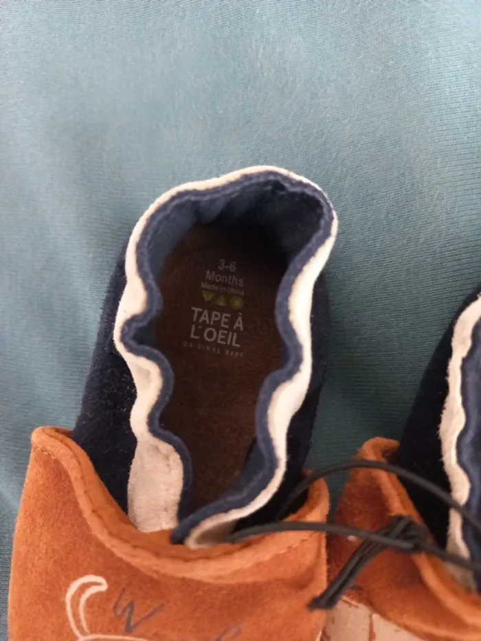 Petits chaussons souples Tape à l'œil neufs 3/6 mois - photo numéro 4