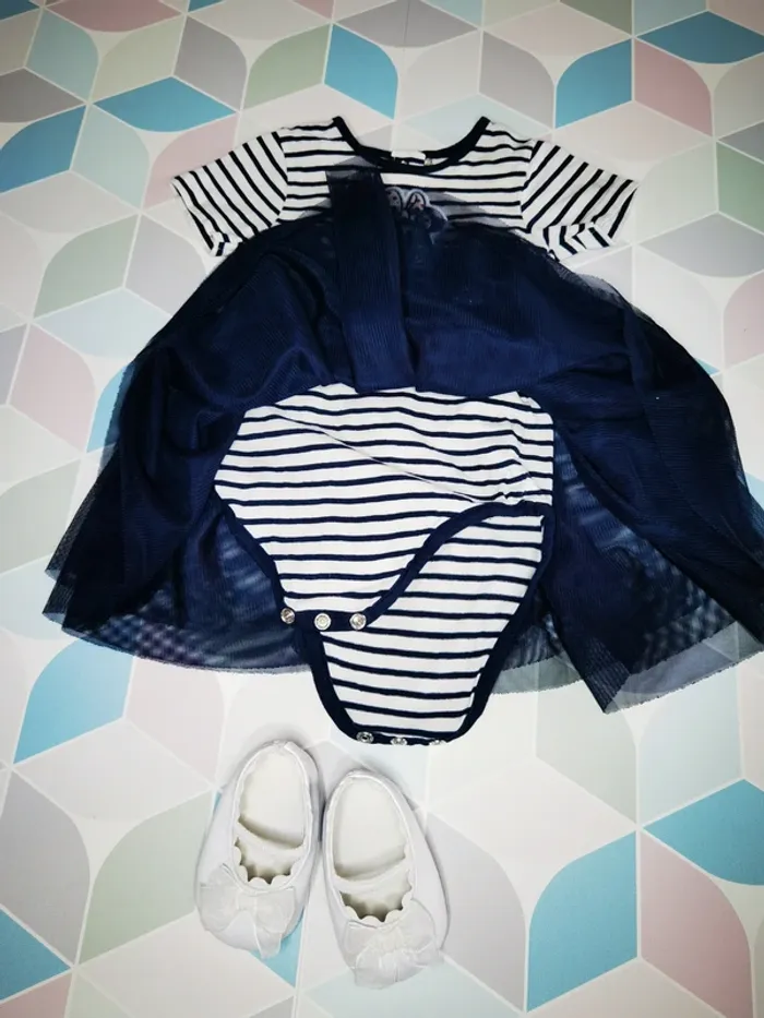 D3407 - robe + chaussures fille 6 mois - photo numéro 3