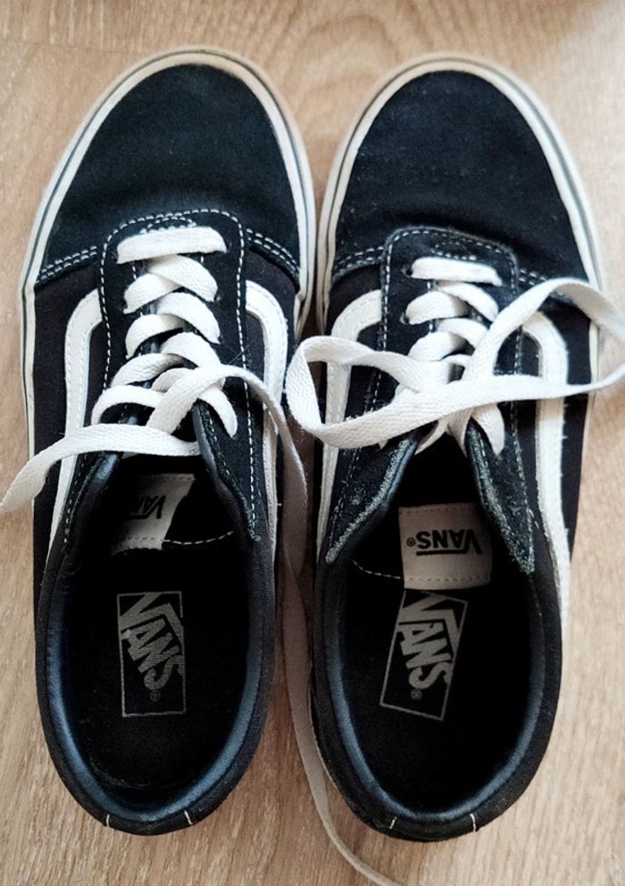 Baskets Vans 35 en bon état - photo numéro 3