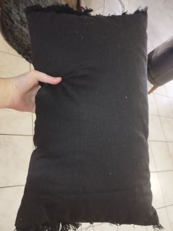 Coussin noir
