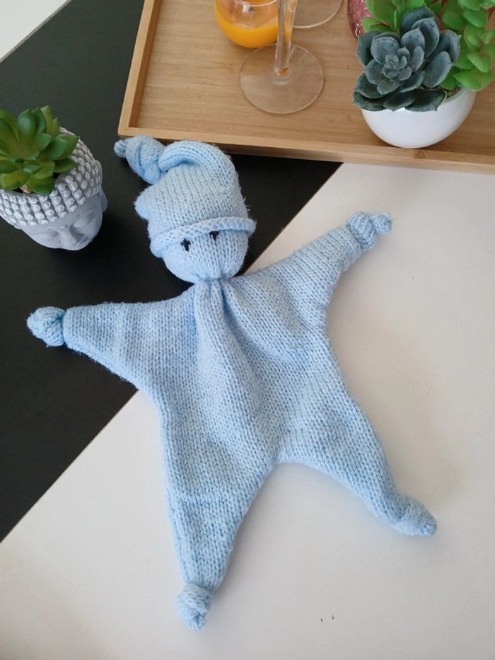 Doudou en laine bleu🌿🌈 - photo numéro 2