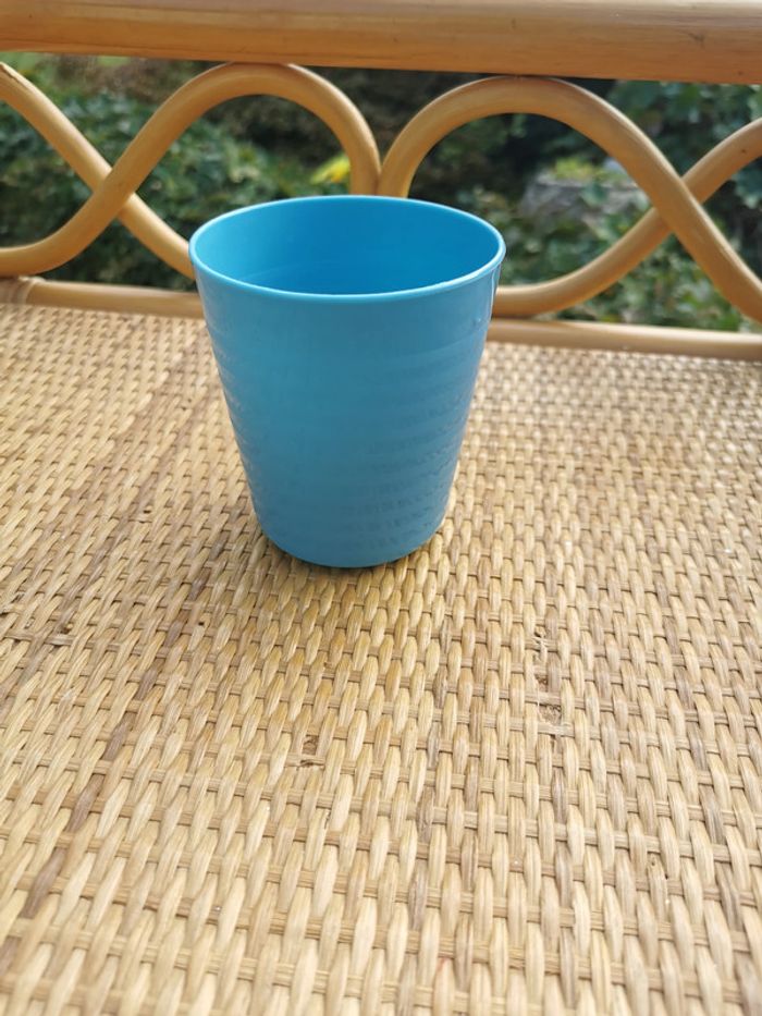 Gobelet en plastique bleu - photo numéro 2