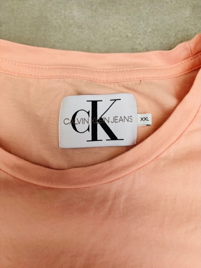 T-shirt femme Calvin Klein Jeans rose neuf - photo numéro 3