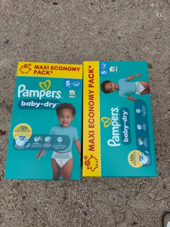 Couches Pampers baby dry taille 5
