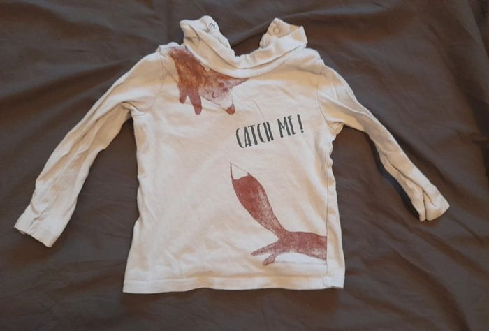 T-shirt manches longues sous pull col roulé