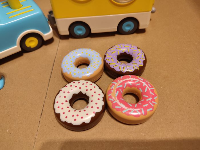 Playmobil 71702 Camion de donuts - occasion - photo numéro 3